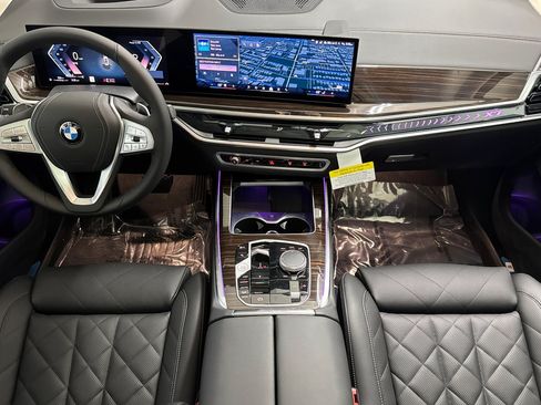 Used 2026 BMW X7 xDrive40i w/ Premium Package AWD/4WD image 15