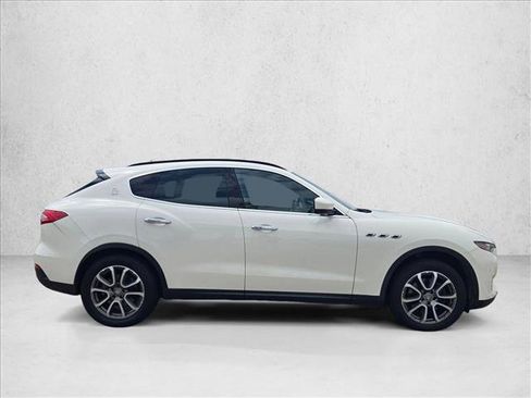 Used 2018 Maserati Levante image 4