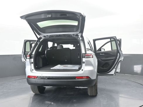 New 2025 Jeep Grand Cherokee Altitude RWD image 68