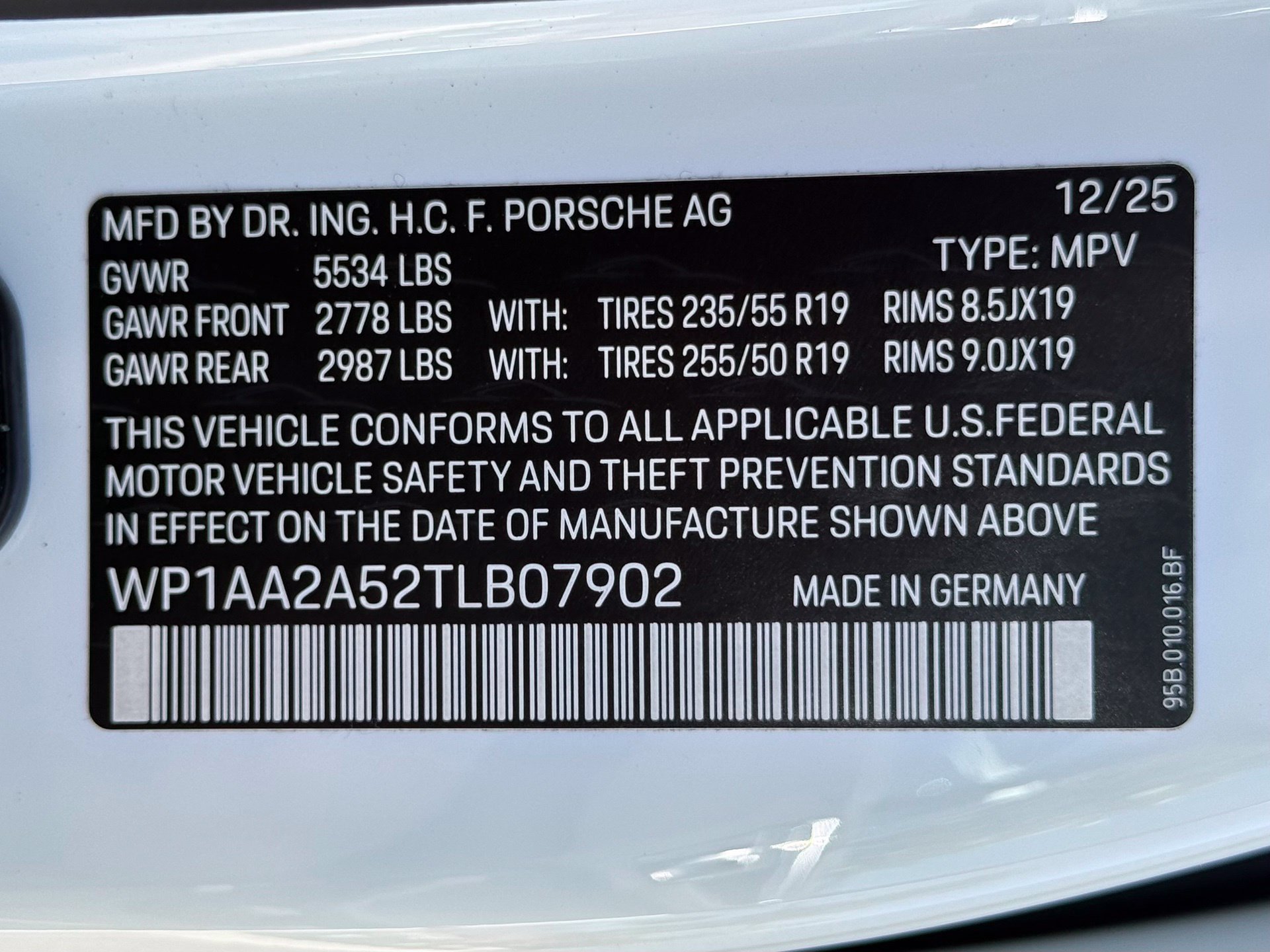 Used 2026 Porsche Macan AWD/4WD image 37