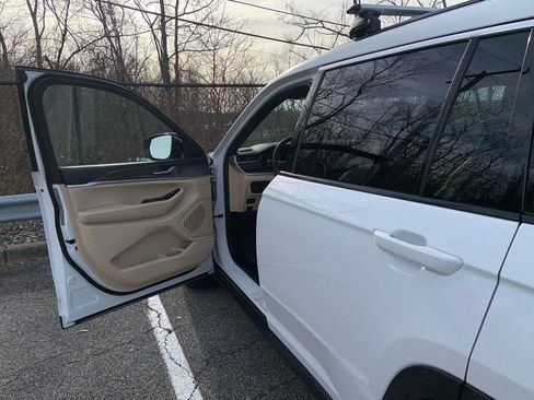 Used 2023 Jeep Grand Cherokee L Limited image 13