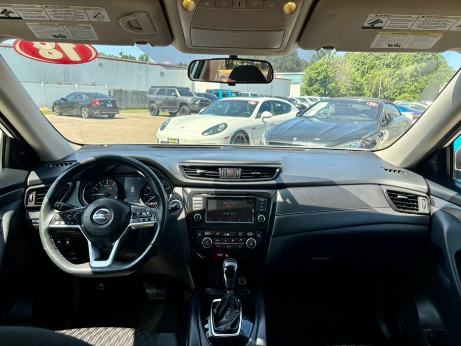 Used 2018 Nissan Rogue SV AWD/4WD image 12