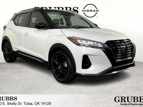 Used 2023 Nissan Kicks SR w/ SR Premium Package image 1
