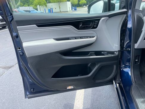 Used 2023 Honda Odyssey Touring image 23