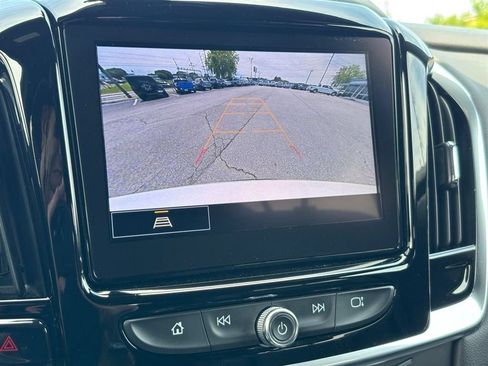 Used 2023 Chevrolet Traverse LT AWD/4WD image 19