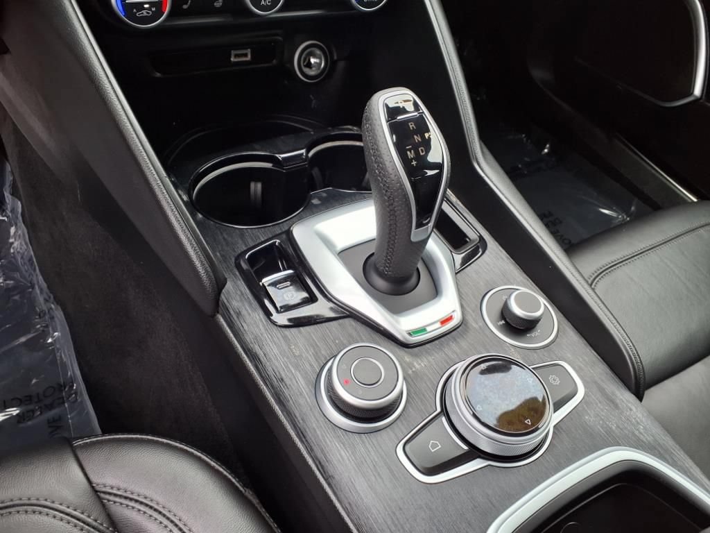 Used 2023 Alfa Romeo Giulia Sprint AWD/4WD image 9