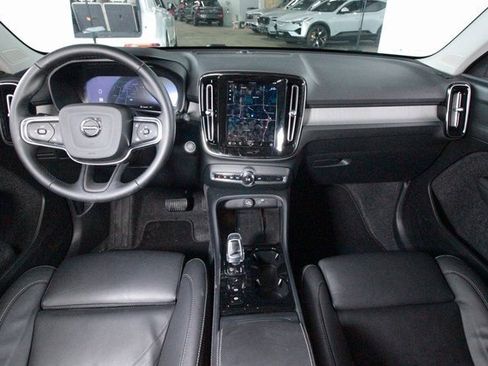 Certified 2025 Volvo XC40 B5 Plus image 6