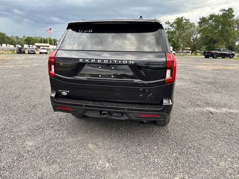 Used 2025 Ford Expedition Active RWD image 5