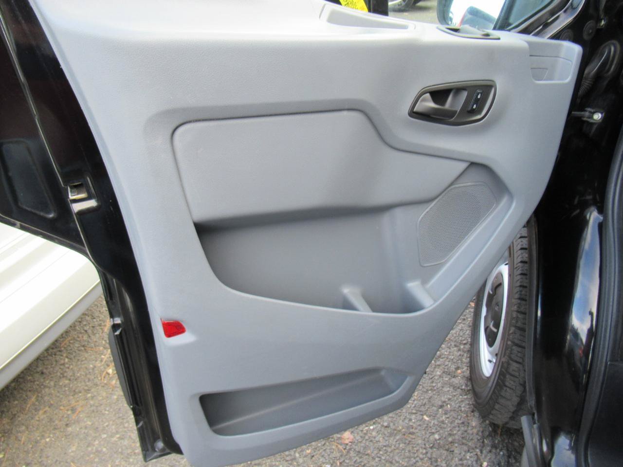 Used 2017 Ford Transit 150 XL RWD image 10