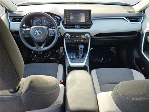 Used 2020 Toyota RAV4 XLE image 16