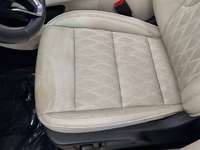 Used 2022 Buick Envision Avenir w/ Technology Package II FWD image 20