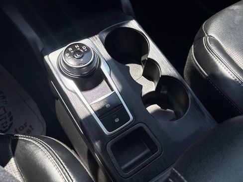 Used 2025 Ford Escape Platinum AWD/4WD image 17