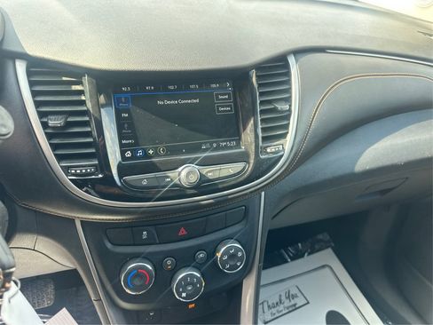 Used 2019 Chevrolet Trax LT FWD image 23