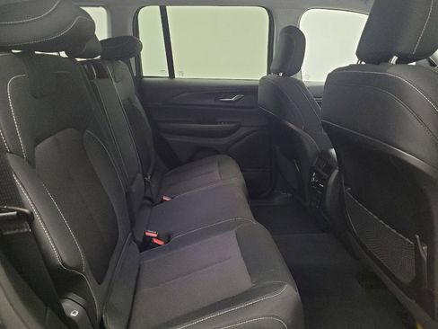 Used 2023 Jeep Grand Cherokee Laredo w/ Luxury Tech Group I AWD/4WD image 19
