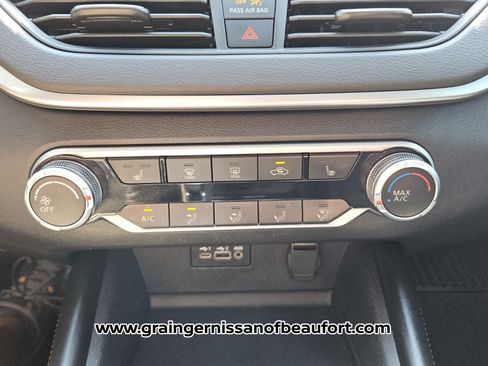 Used 2021 Nissan Altima 2.5 SR w/ SR Premium Package FWD image 10