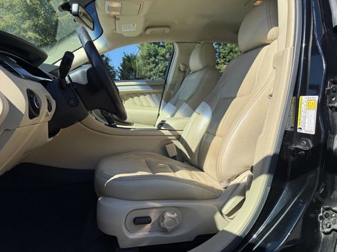 Used 2017 Ford Taurus SEL w/ Equipment Group 201A image 8