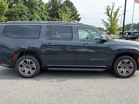 Used 2024 Jeep Wagoneer L Series II w/ Flexible Seating Group AWD/4WD image 7