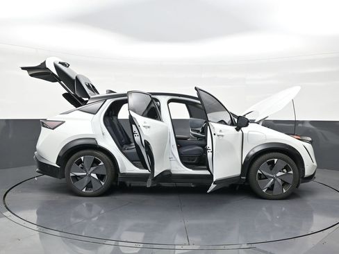 Used 2023 Nissan Ariya image 30