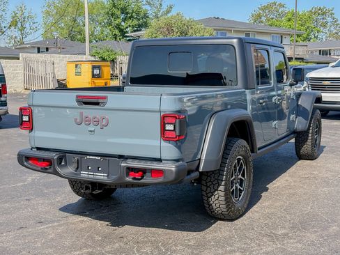 Used 2025 Jeep Gladiator Rubicon w/ Convenience Group AWD/4WD image 15
