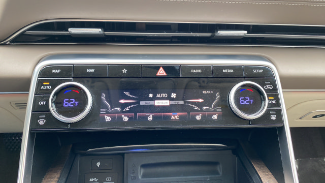 Used 2023 Genesis GV80 3.5T w/ Prestige Package AWD/4WD image 18
