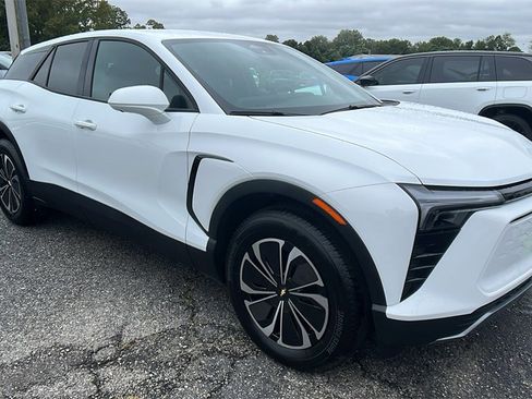 New 2026 Chevrolet Blazer EV LT image 3