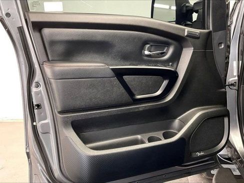 Used 2024 Nissan Titan PRO-4X w/ Pro-4x Convenience Package AWD/4WD image 25