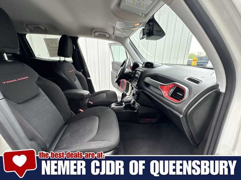 Used 2023 Jeep Renegade Trailhawk AWD/4WD image 23
