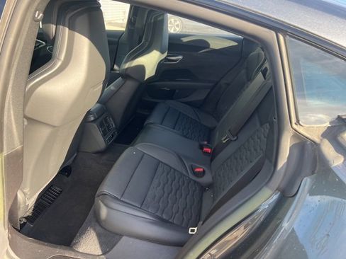 Used 2023 Audi e-tron GT Prestige w/ Prestige Package image 4