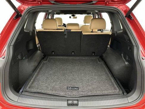 Used 2024 Volkswagen Tiguan SE R-Line image 25