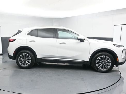 Used 2025 Buick Envision Preferred AWD/4WD image 12