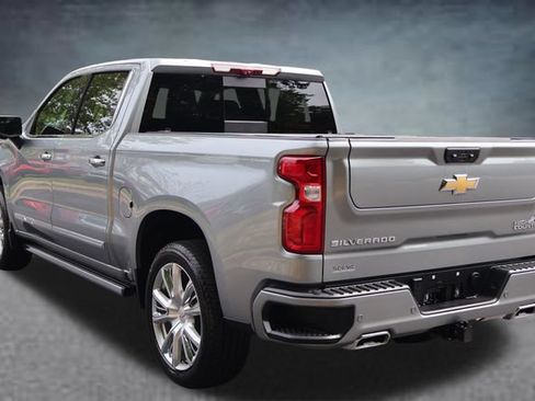 Used 2025 Chevrolet Silverado 1500 High Country w/ High Country Premium Package AWD/4WD image 23