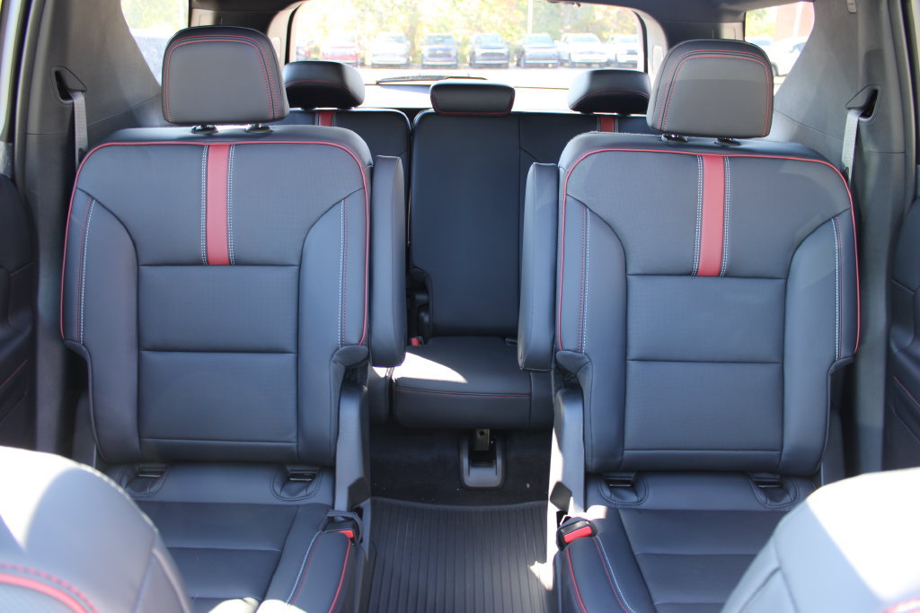 New 2027 Chevrolet Traverse RS w/ LPO, Floor Liner Package AWD/4WD image 31