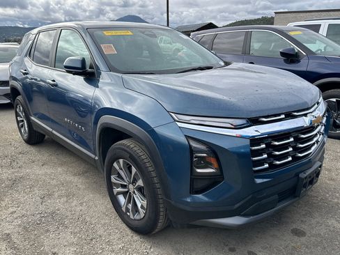 Used 2025 Chevrolet Equinox LT AWD/4WD image 2