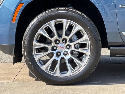 New 2026 GMC Yukon Denali w/ Denali Reserve Package AWD/4WD image 28