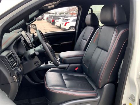 Used 2024 Nissan Titan PRO-4X w/ Pro-4x Convenience Package image 7