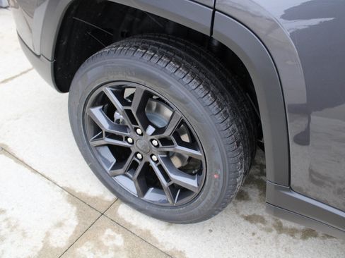 New 2025 Jeep Grand Cherokee Limited image 35