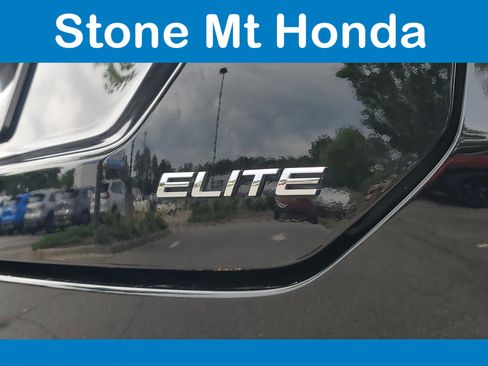 Used 2023 Honda Pilot Elite image 7