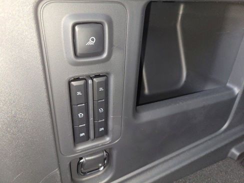 New 2025 Ford Expedition Active image 12