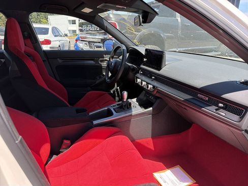 Used 2024 Honda Civic Type R image 4