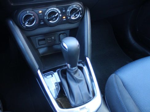 Used 2020 Toyota Yaris LE image 13