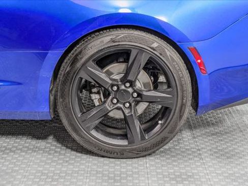 Used 2018 Chevrolet Camaro LT image 31