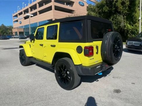 Used 2022 Jeep Wrangler Unlimited Sahara w/ Safety Group image 20