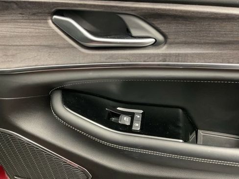 Used 2023 Jeep Grand Cherokee Overland image 24