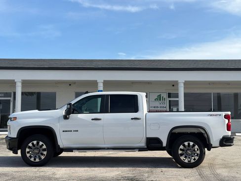 Used 2022 Chevrolet Silverado 2500 Custom w/ Custom Value Package AWD/4WD image 2
