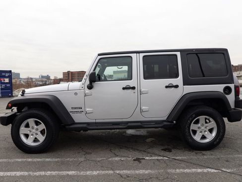 Used 2011 Jeep Wrangler Unlimited Sport image 5