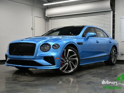 Used 2025 Bentley Flying Spur Plug-In Hybrid image 1