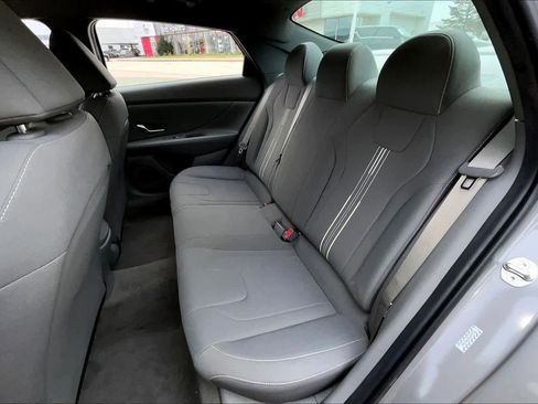 Used 2023 Hyundai Elantra SEL w/ Convenience Package FWD image 18