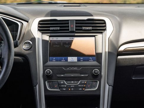 Used 2019 Ford Fusion SEL FWD image 28