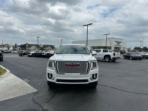 Used 2023 GMC Yukon Denali w/ Max Trailering Package AWD/4WD image 2