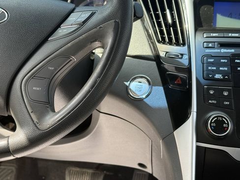 Used 2011 Hyundai Sonata Limited FWD image 11